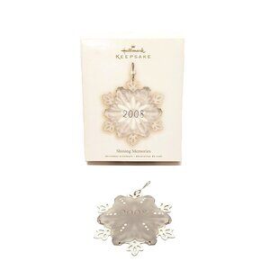 2008 Hallmark Snowflake Christmas Ornament Shining Memories Box Glass Metal